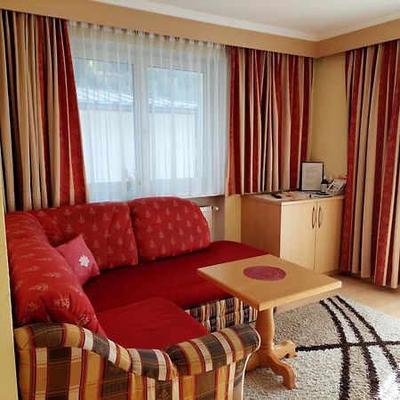 Haus Tanja Apartamento Längenfeld Exterior foto