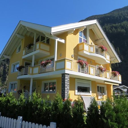 Haus Tanja Apartamento Längenfeld Exterior foto