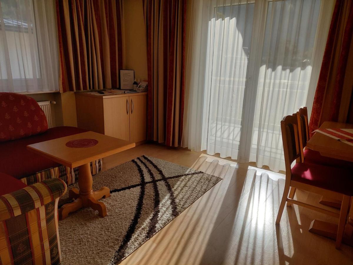 Haus Tanja Apartamento Längenfeld Exterior foto