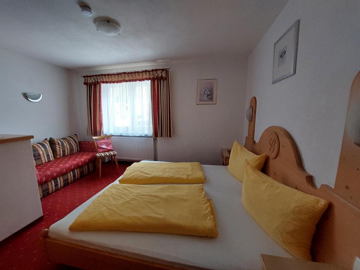 Haus Tanja Apartamento Längenfeld Exterior foto