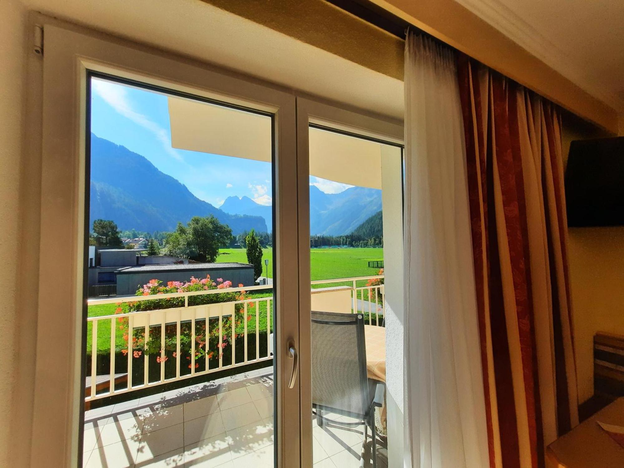 Haus Tanja Apartamento Längenfeld Exterior foto