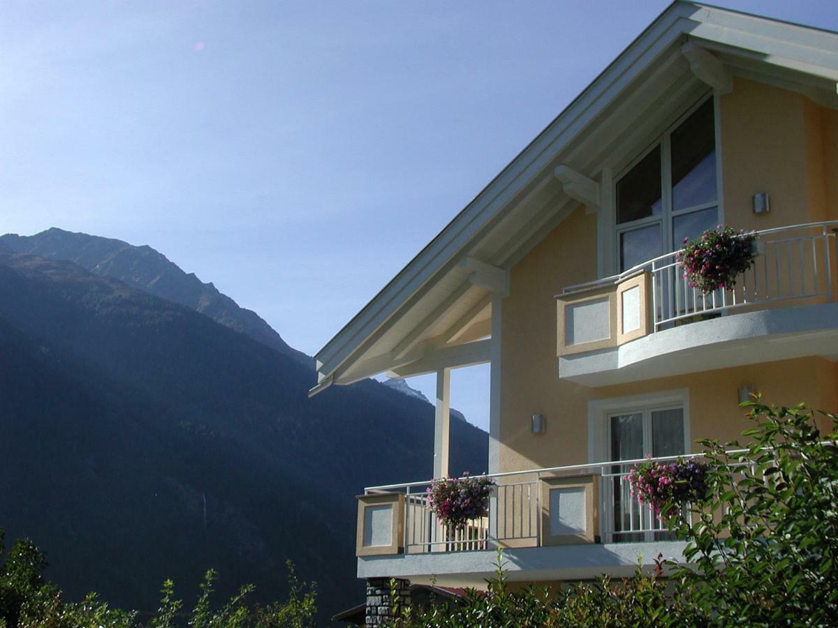 Haus Tanja Apartamento Längenfeld Exterior foto
